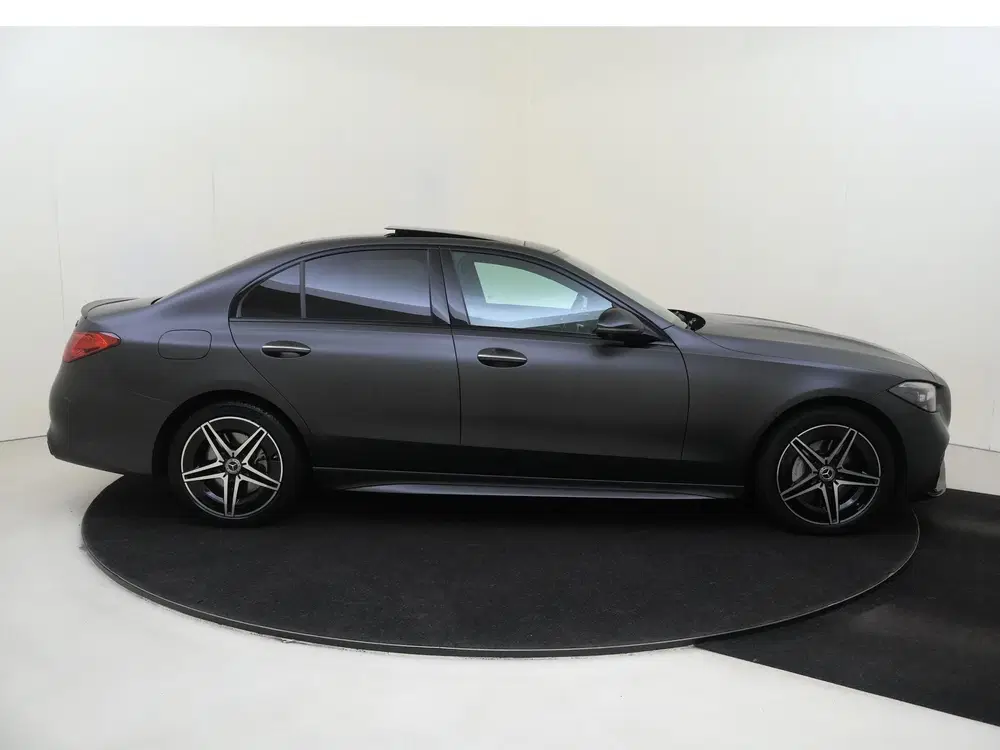 Mercedes-Benz C-Klasse 400 e 4MATIC AMG Line uit 2024, foto 9