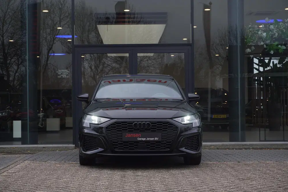 Audi A3 40 TFSI e Edition uit 2022, foto 3