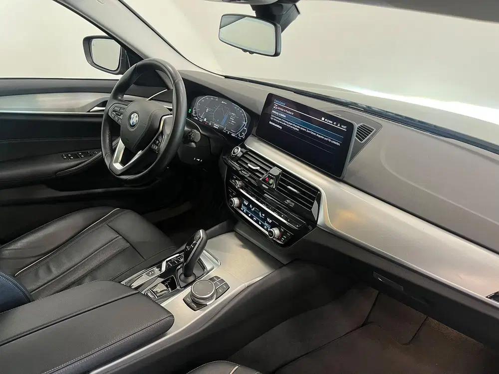 BMW 5-serie 530e High Executive Panoramadak Navigati uit 2021, foto 12