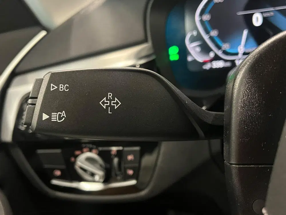 BMW 5-serie 530e High Executive Panoramadak Navigati uit 2021, foto 15