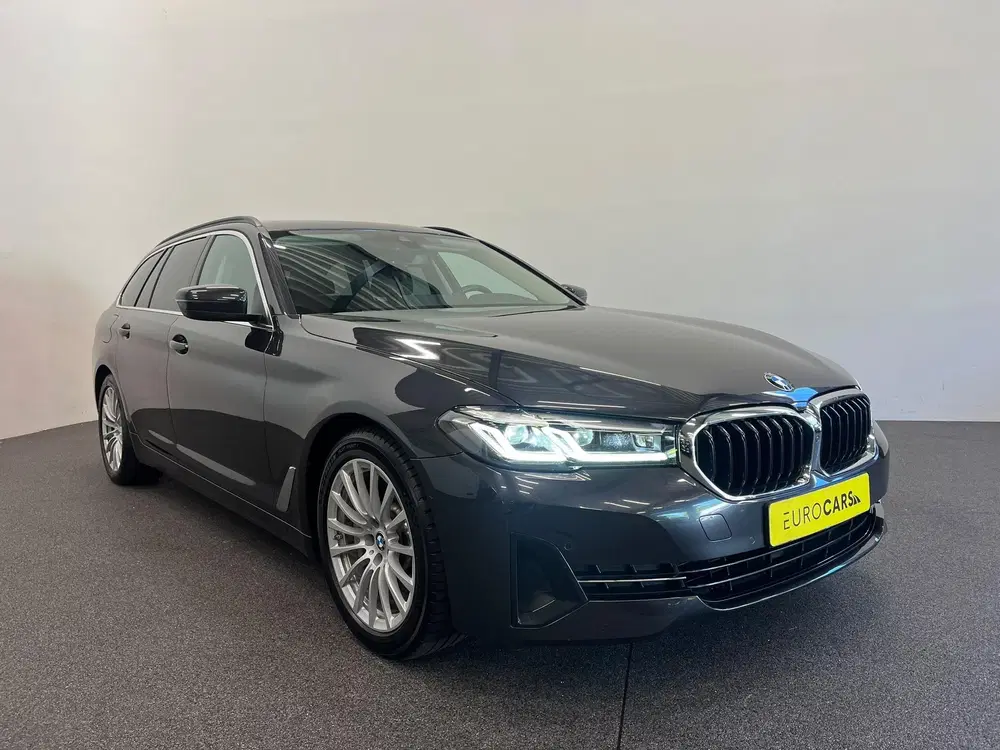 BMW 5-serie 530e High Executive Panoramadak Navigati uit 2021, foto 3