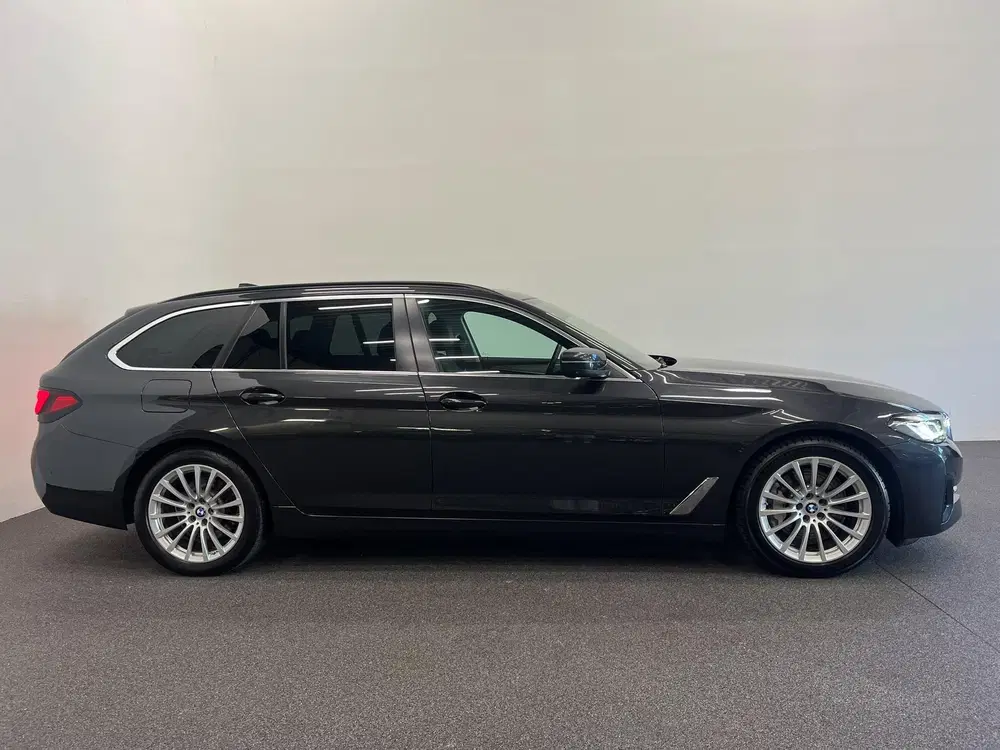 BMW 5-serie 530e High Executive Panoramadak Navigati uit 2021, foto 5