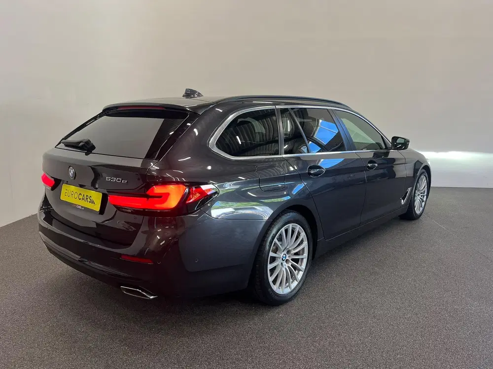 BMW 5-serie 530e High Executive Panoramadak Navigati uit 2021, foto 8