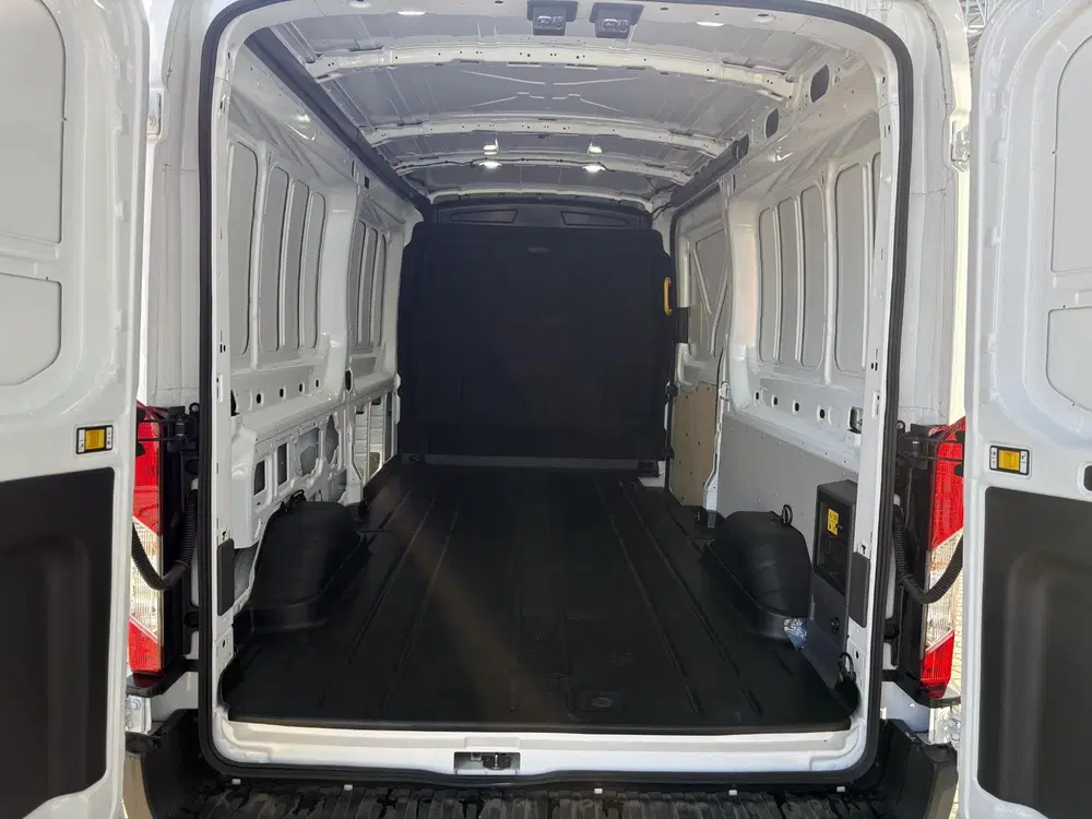 Ford Transit 350 L3H2 Trend 68 kWh uit 2024, foto 13