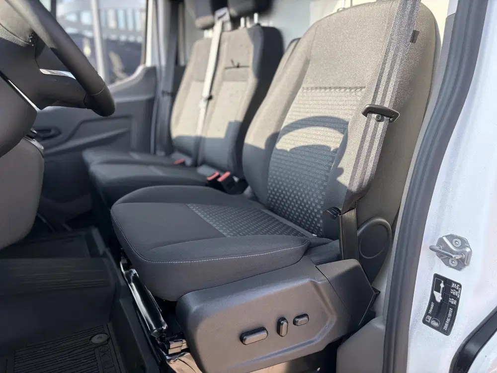 Ford Transit 350 L3H2 Trend 68 kWh uit 2024, foto 15