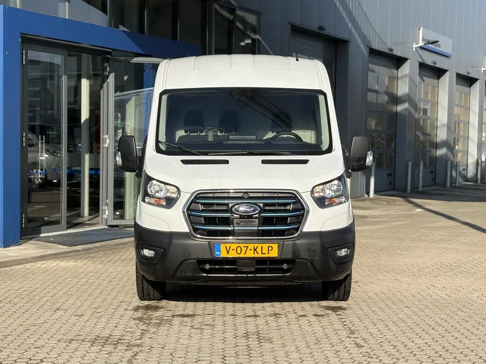 Ford Transit 350 L3H2 Trend 68 kWh uit 2024, foto 2