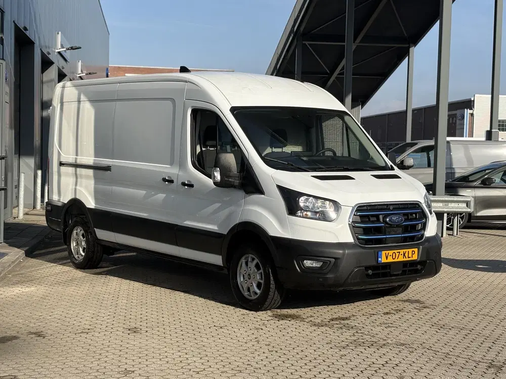 Ford Transit 350 L3H2 Trend 68 kWh uit 2024, foto 3