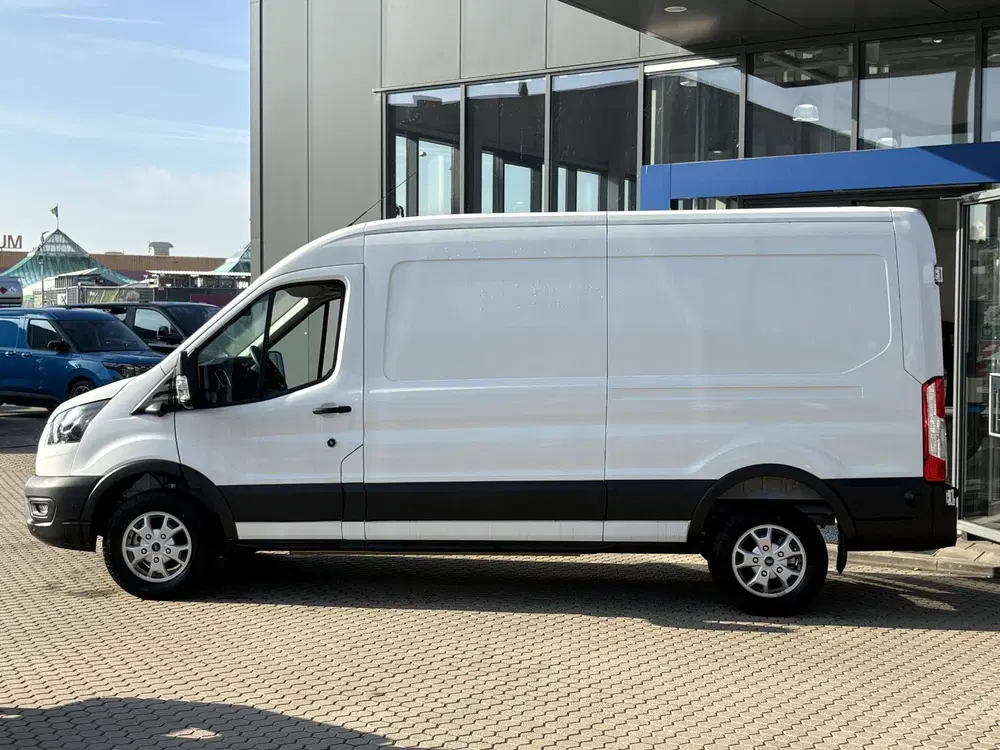 Ford Transit 350 L3H2 Trend 68 kWh uit 2024, foto 5