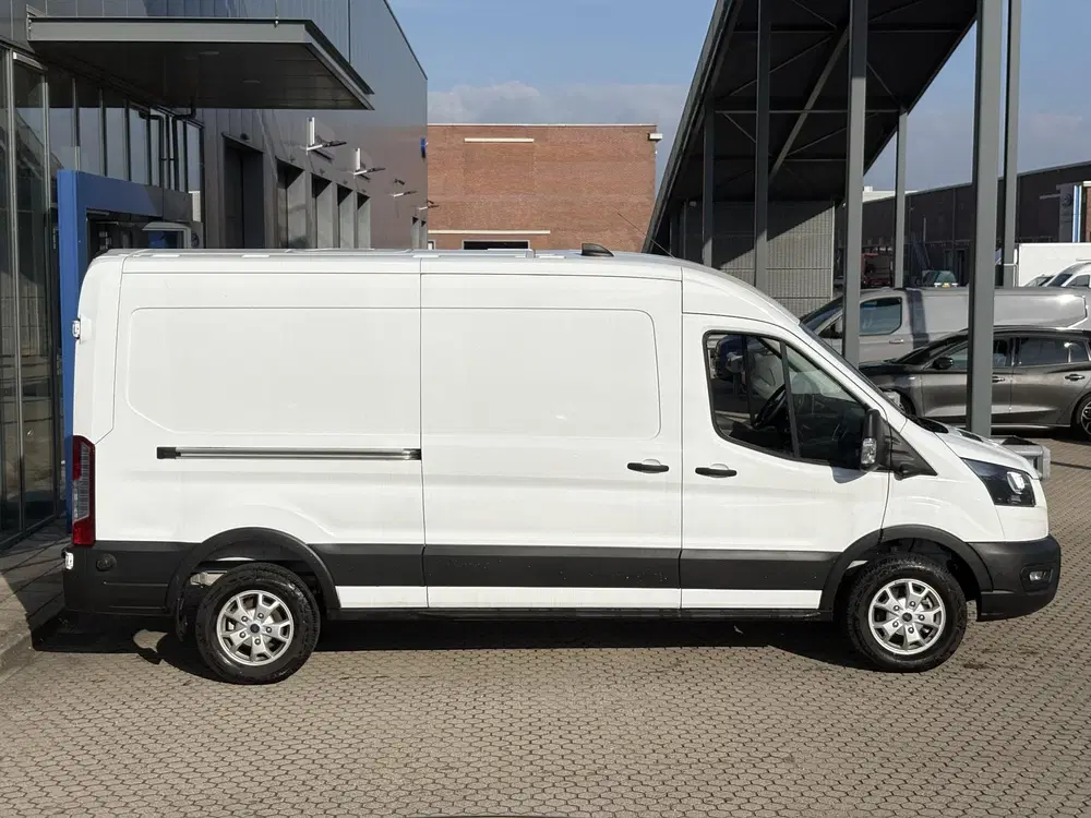 Ford Transit 350 L3H2 Trend 68 kWh uit 2024, foto 6
