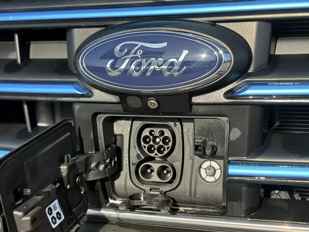 Ford Transit 350 L3H2 Trend 68 kWh uit 2024, foto 9