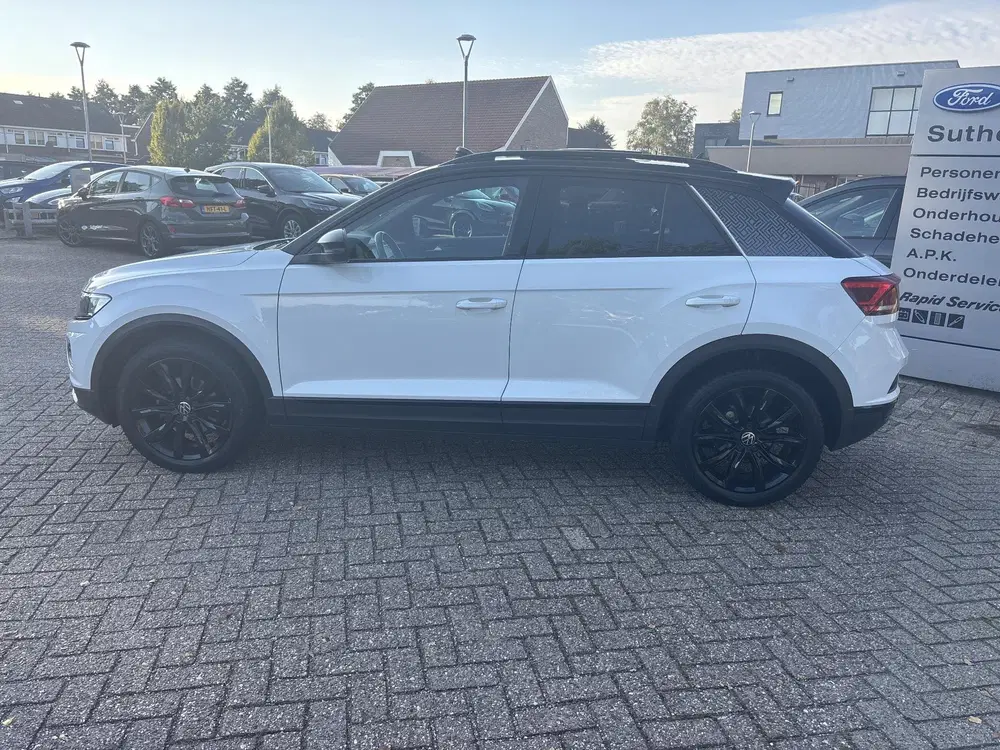 Volkswagen T-Roc 1.5 TSI Sport uit 2022, foto 4