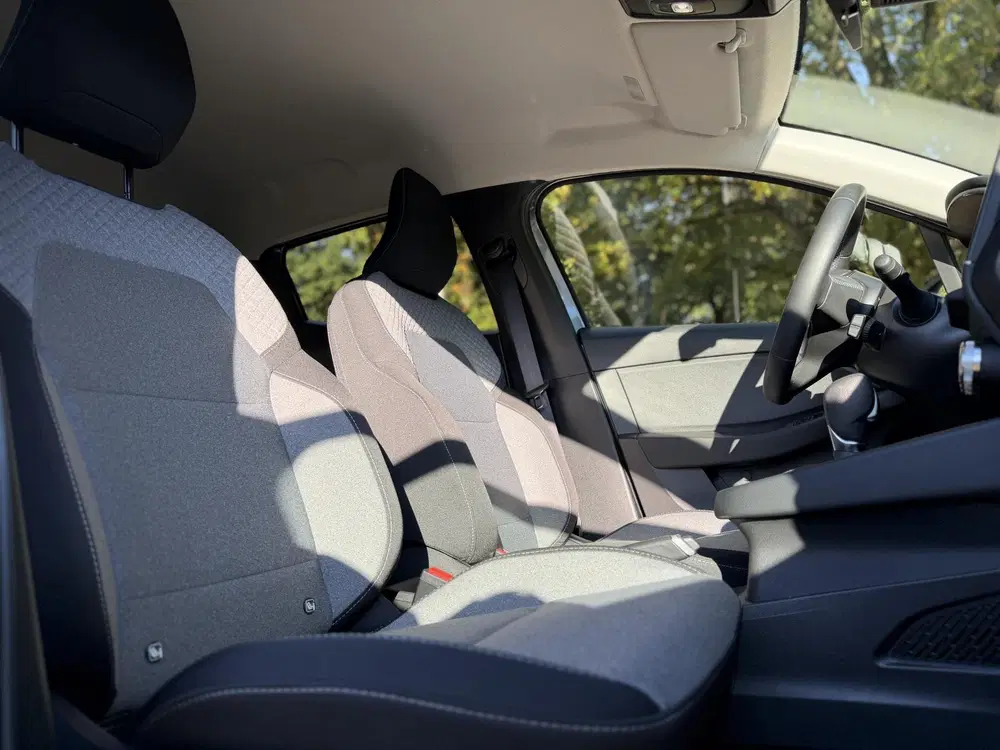Mitsubishi Colt 1.6 HEV Intense uit 2025, foto 6