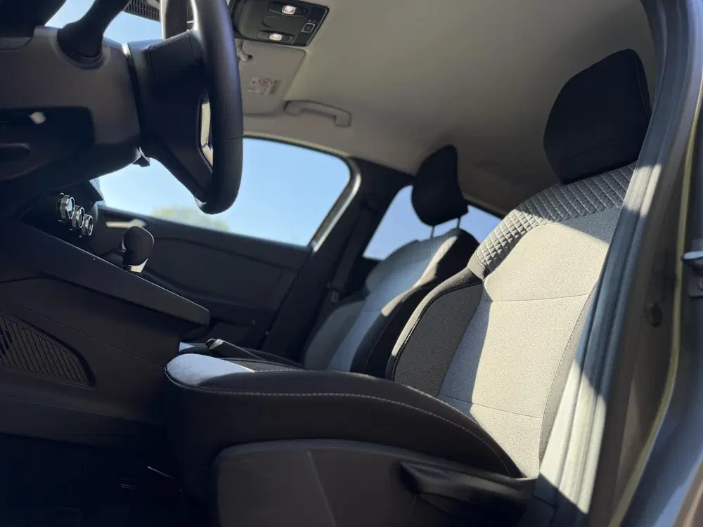 Mitsubishi Colt 1.6 HEV Intense uit 2025, foto 7