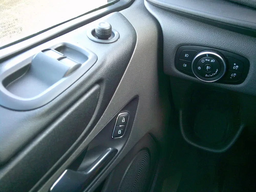 Ford Transit Custom 300 2.0 TDCI L1H1 Trend VOORZIEN VAN AUT uit 2019, foto 11