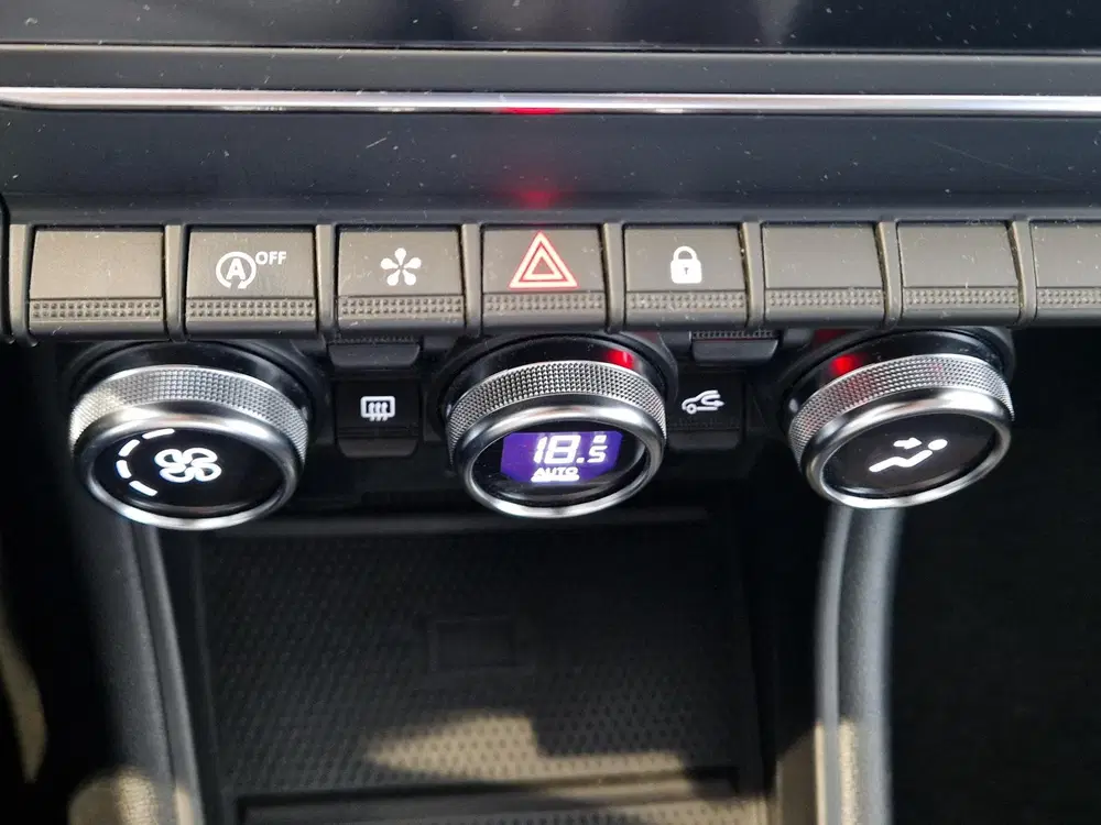 Renault Captur 1.3 TCe 140 Intens uit 2021, foto 14