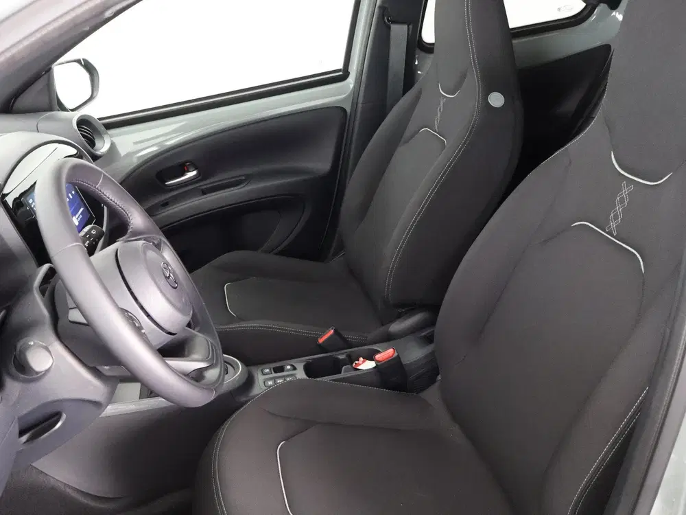Toyota Aygo X Hybrid 115 Pulse uit 2026, foto 7