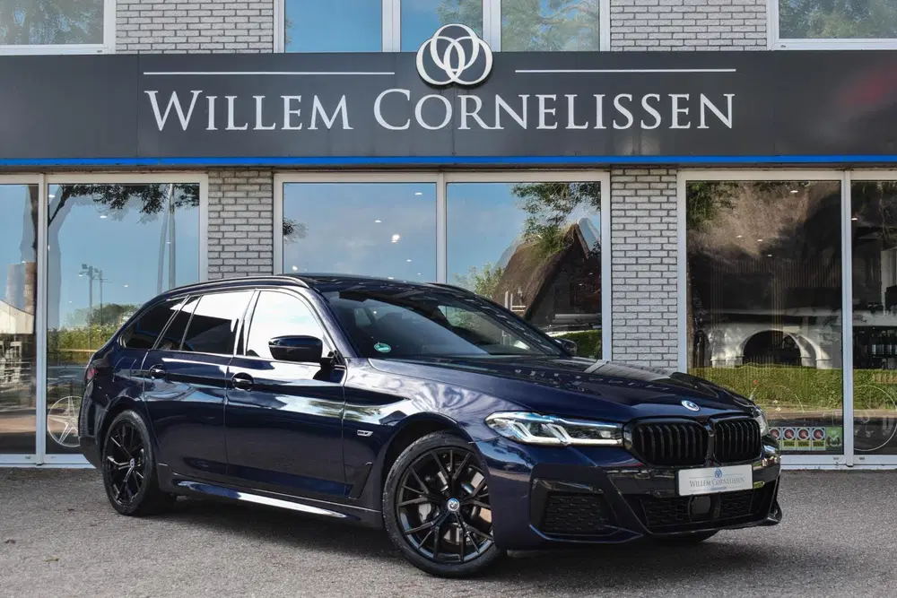BMW 5-serie 530e Aut. M-Sport Pano HUD Laser Comf Ze uit 2023