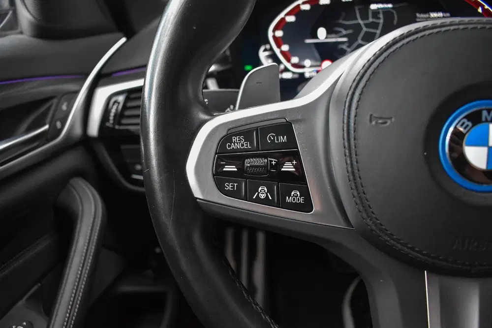 BMW 5-serie 530e Aut. M-Sport Pano HUD Laser Comf Ze uit 2023, foto 13