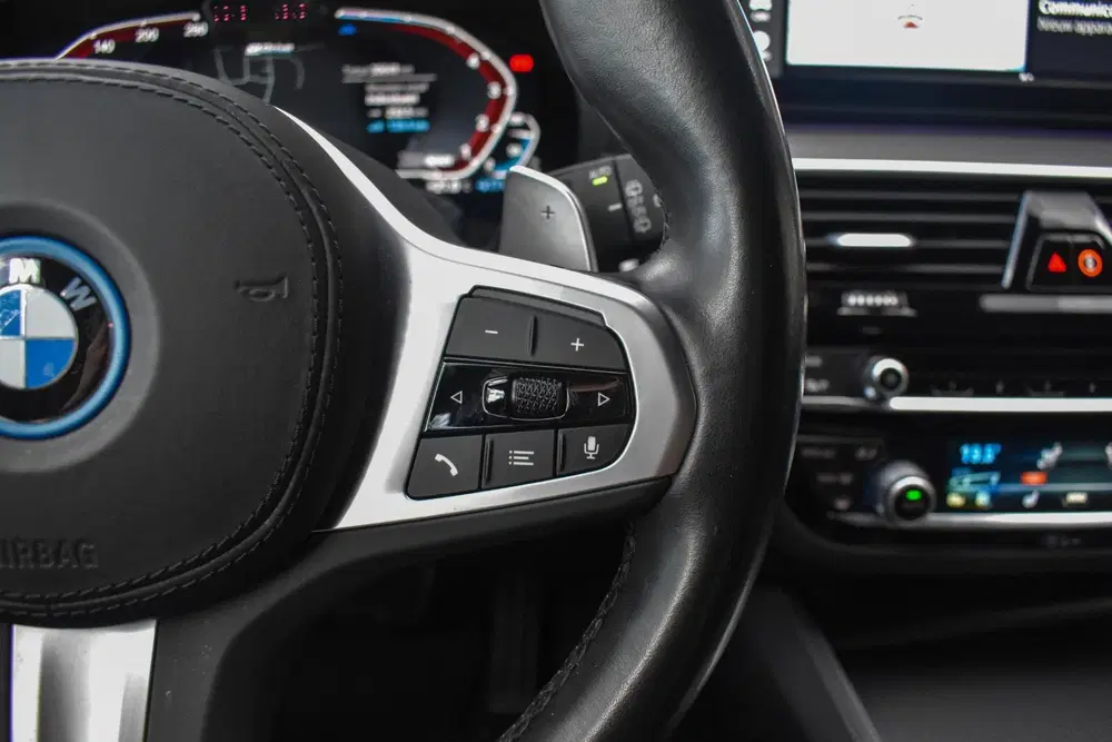 BMW 5-serie 530e Aut. M-Sport Pano HUD Laser Comf Ze uit 2023, foto 15