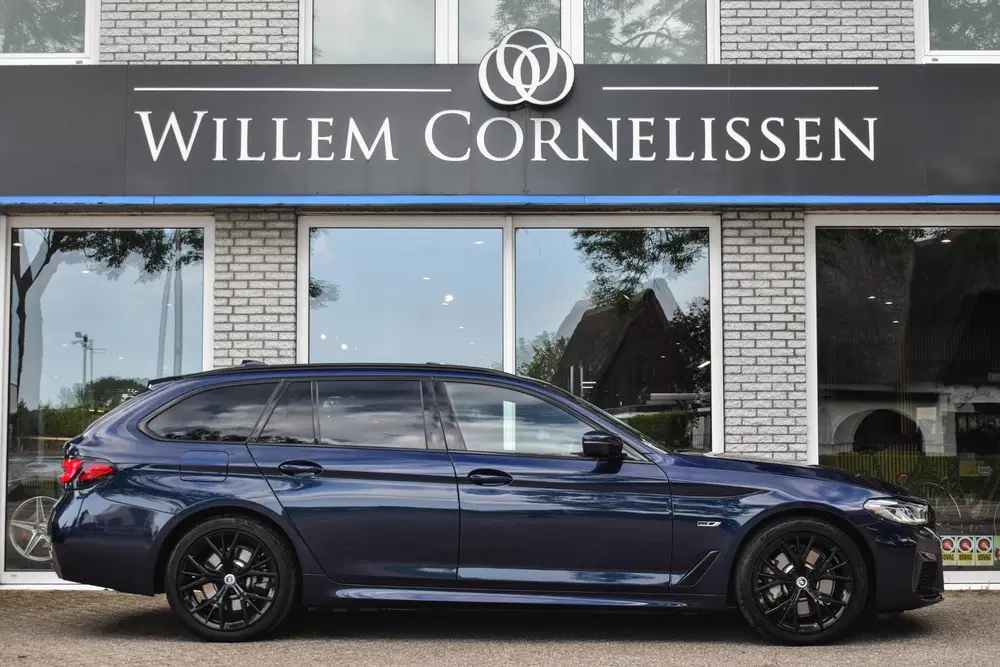 BMW 5-serie 530e Aut. M-Sport Pano HUD Laser Comf Ze uit 2023, foto 3