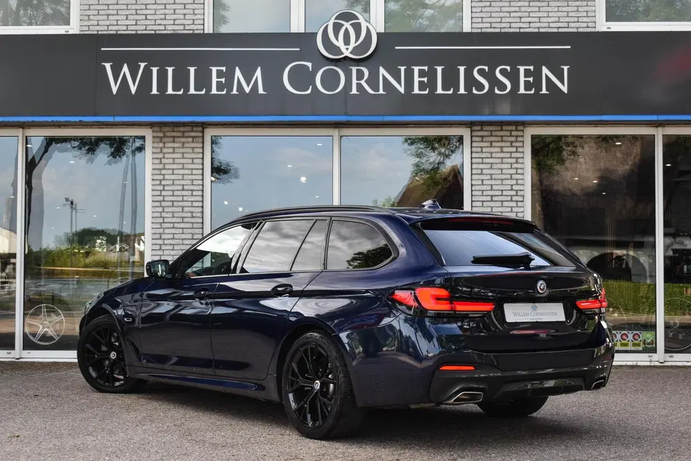 BMW 5-serie 530e Aut. M-Sport Pano HUD Laser Comf Ze uit 2023, foto 4