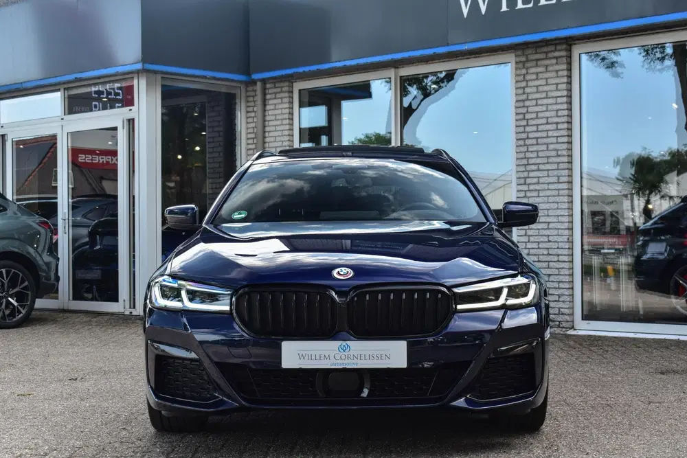 BMW 5-serie 530e Aut. M-Sport Pano HUD Laser Comf Ze uit 2023, foto 9