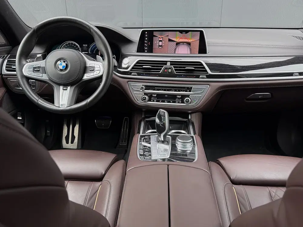 BMW 7-serie 740e uit 2019, foto 10