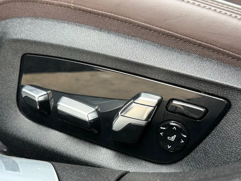 BMW 7-serie 740e uit 2019, foto 12