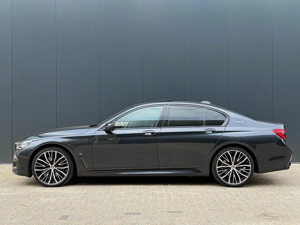 BMW 7-serie 740e uit 2019, foto 3