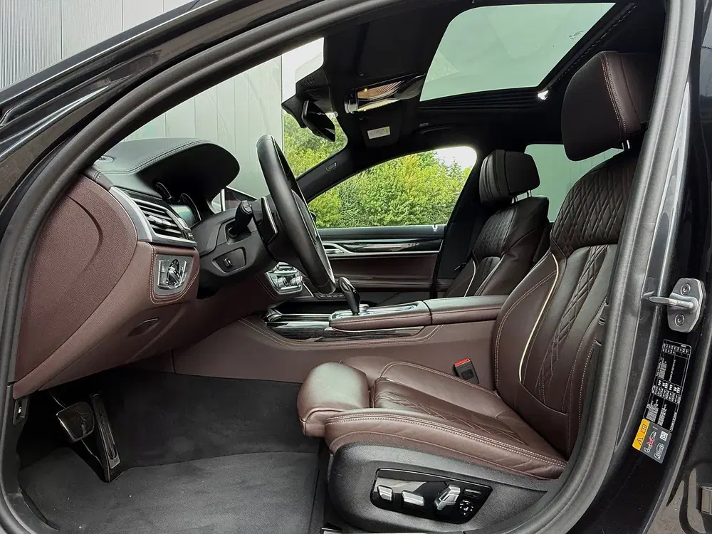 BMW 7-serie 740e uit 2019, foto 8