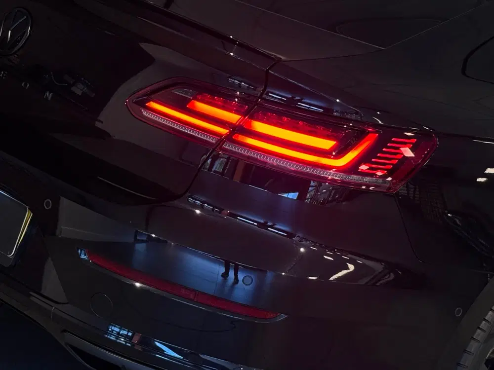 Volkswagen Arteon 2.0 TSI 3x R-LINE uit 2019, foto 14