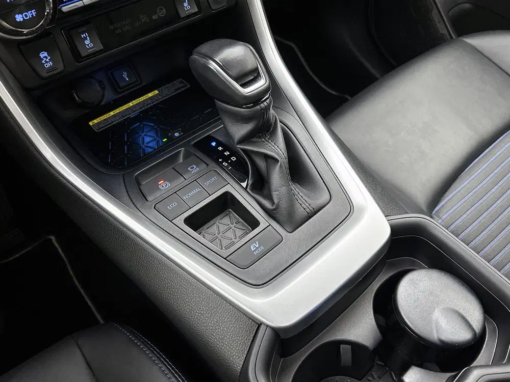 Toyota RAV 4 2.5 Hybrid Bi-Tone uit 2021, foto 11