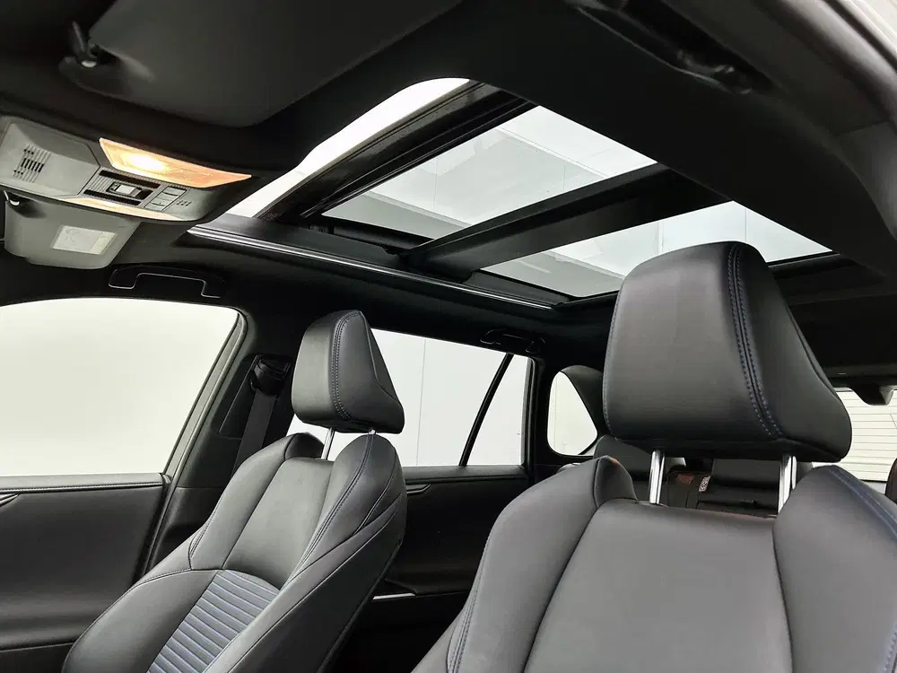 Toyota RAV 4 2.5 Hybrid Bi-Tone uit 2021, foto 4