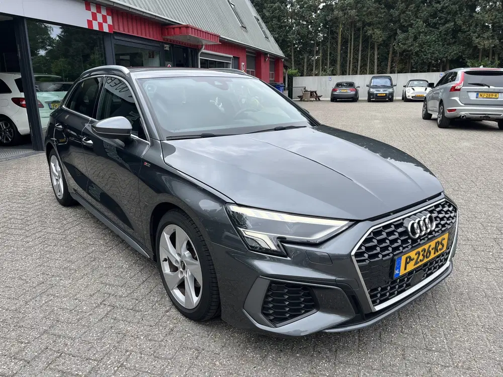 Audi A3 35 TFSI 2x S-Line Edition 1e Eign. Camera uit 2022, foto 3