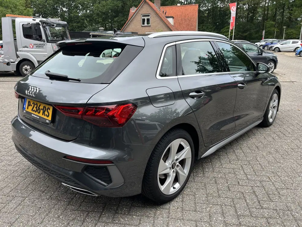 Audi A3 35 TFSI 2x S-Line Edition 1e Eign. Camera uit 2022, foto 4