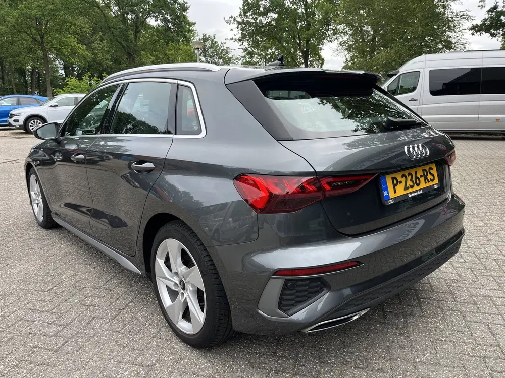 Audi A3 35 TFSI 2x S-Line Edition 1e Eign. Camera uit 2022, foto 5