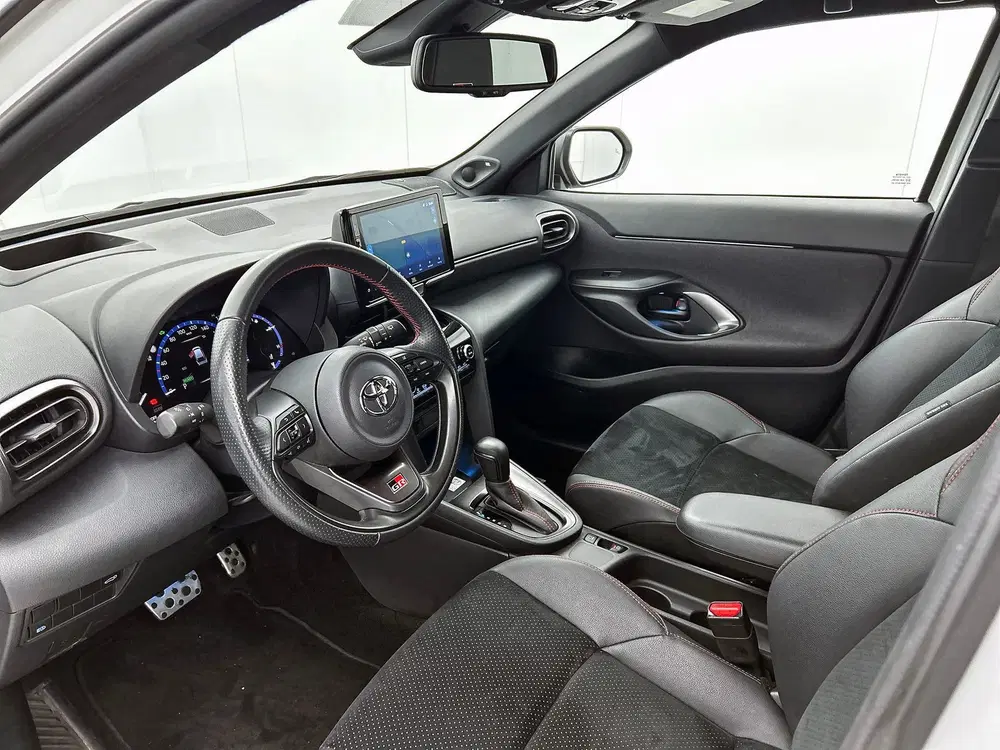 Toyota Yaris Cross 1.5 Hybrid GR Sport uit 2022, foto 13