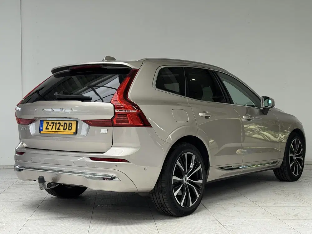 Volvo XC60 2.0 T8 Plug-in hybrid AWD Ultimate Bright uit 2022, foto 2