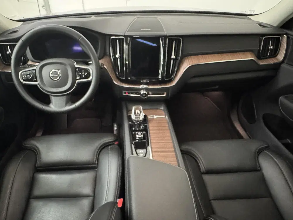 Volvo XC60 2.0 T8 Plug-in hybrid AWD Ultimate Bright uit 2022, foto 3
