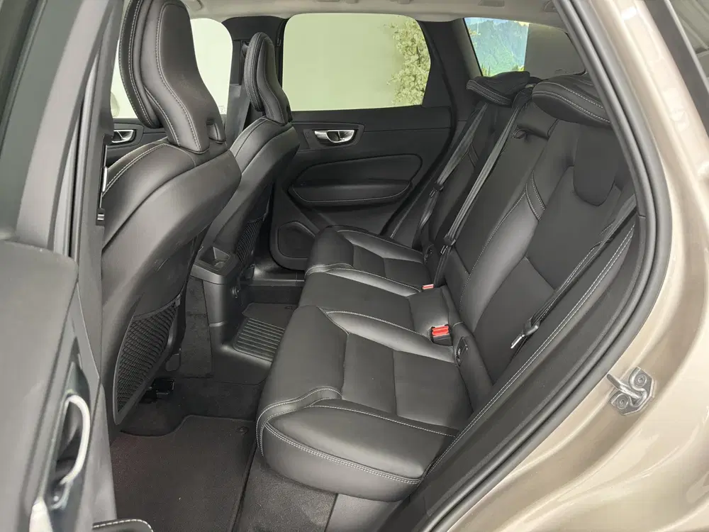 Volvo XC60 2.0 T8 Plug-in hybrid AWD Ultimate Bright uit 2022, foto 8