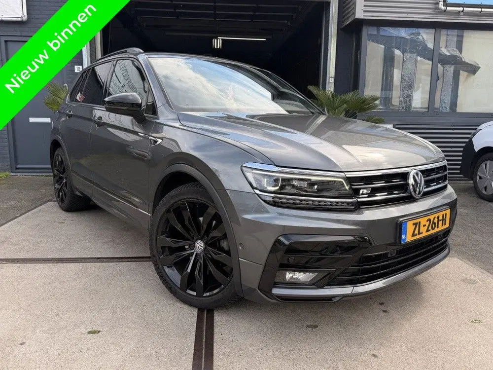 Volkswagen Tiguan 1.5 TSI R-line Panorama ACC Inruil mogeli uit 2019