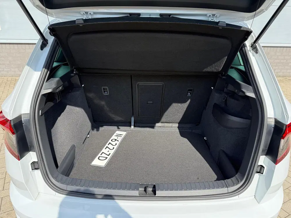 Skoda Karoq 1.5 TSI 150 pk DSG Sportline Business uit 2021, foto 8