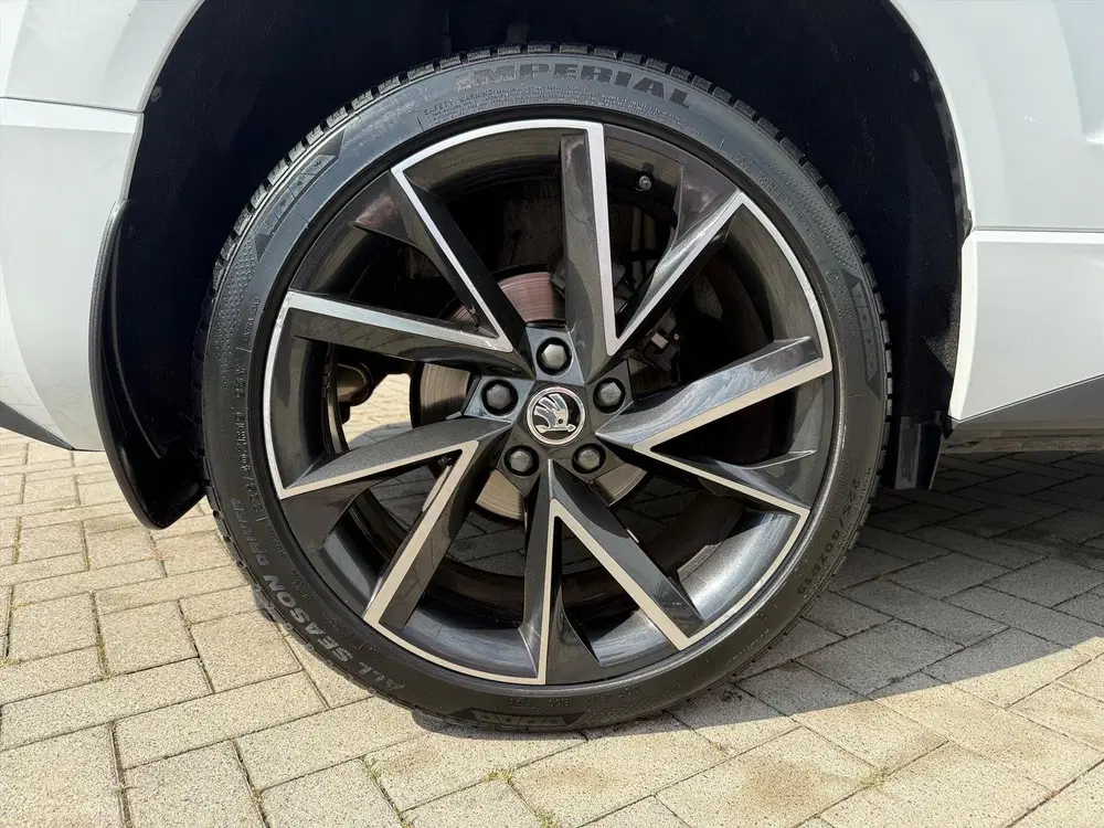 Skoda Karoq 1.5 TSI 150 pk DSG Sportline Business uit 2021, foto 9