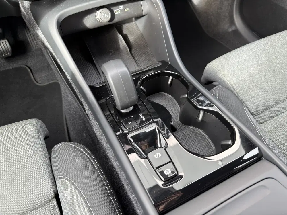 Volvo XC40 2.0 B3 Plus Dark uit 2024, foto 12