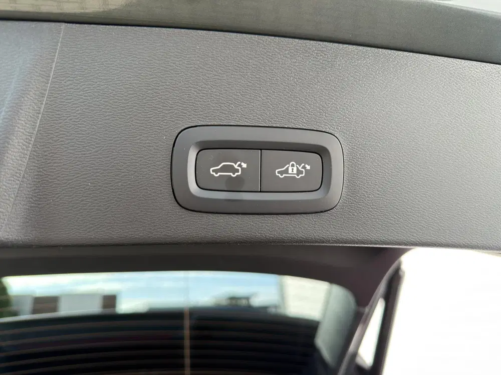 Volvo XC40 2.0 B3 Plus Dark uit 2024, foto 15