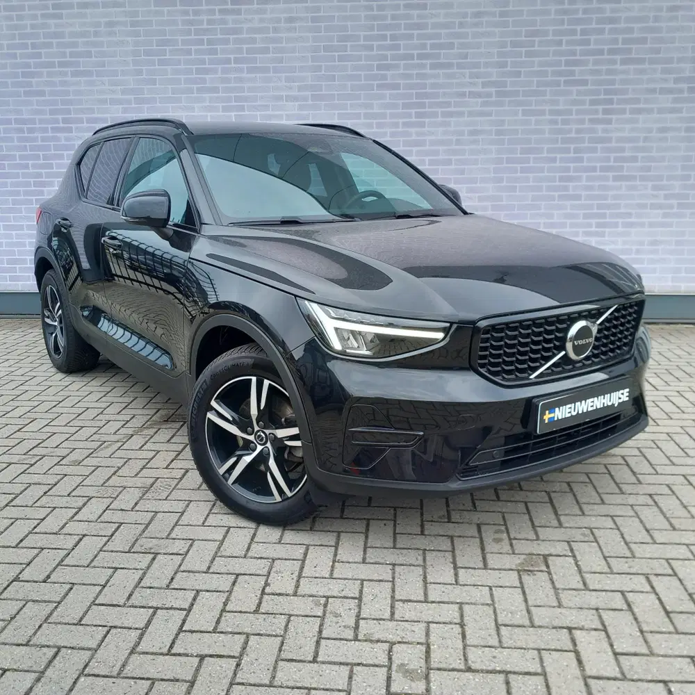 Volvo XC40 2.0 B3 Plus Dark uit 2024, foto 2
