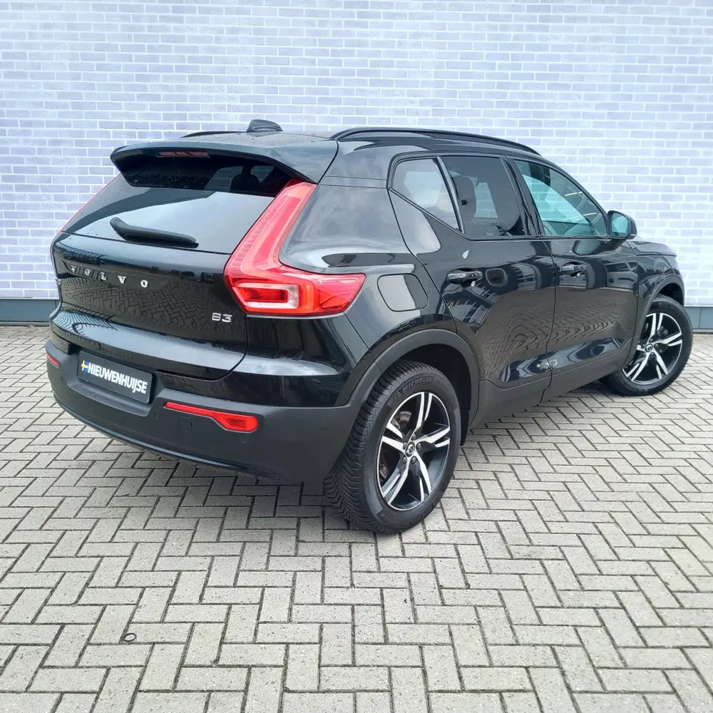 Volvo XC40 2.0 B3 Plus Dark uit 2024, foto 4