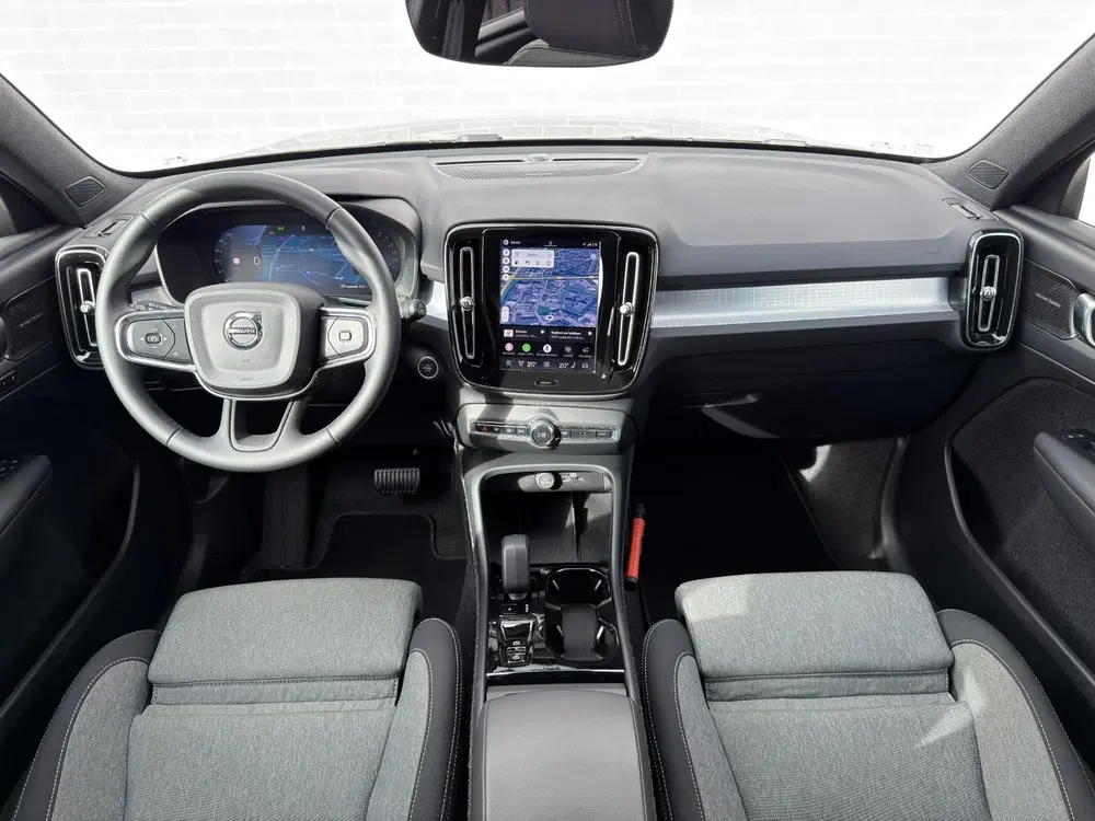 Volvo XC40 2.0 B3 Plus Dark uit 2024, foto 7