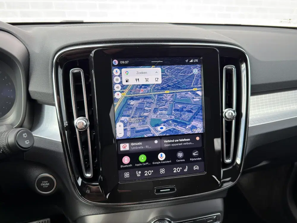 Volvo XC40 2.0 B3 Plus Dark uit 2024, foto 9