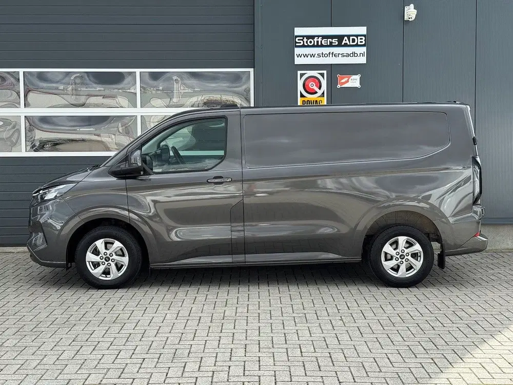 Ford Transit Custom 2.0 TDCI 170pk L1H1 Limited Automaat uit 2024, foto 4
